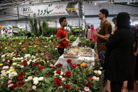 آغاز به کار چهاردهمین نمایشگاه سراسری گل و گیاه در کرمانشاه