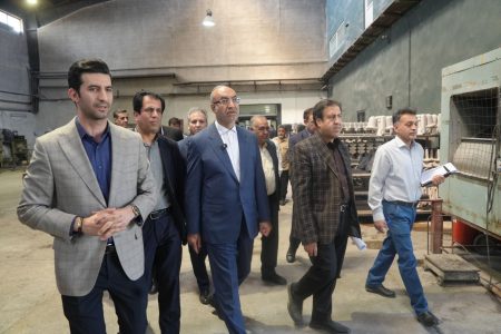 بازدید استاندار از واحدهای صنعتی با محوریت توسعه اقتصادی