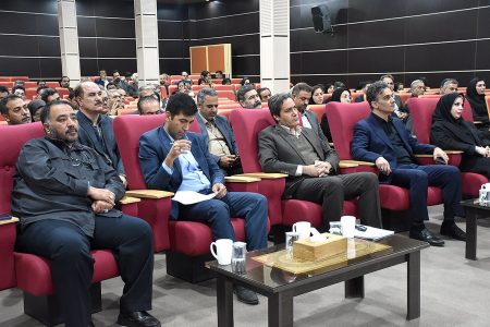 نشست فعالان اقتصادی کرمانشاه با محوریت تقویت اشتغال و طرح‌های کارورزی